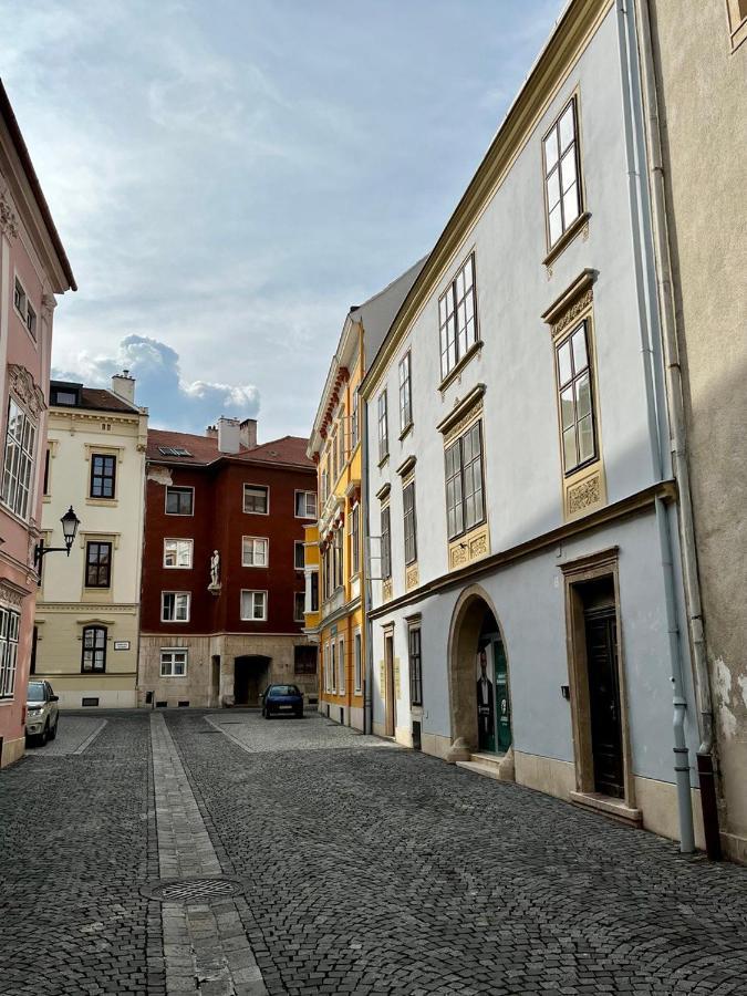 Varga Apartman Sopron Exterior photo